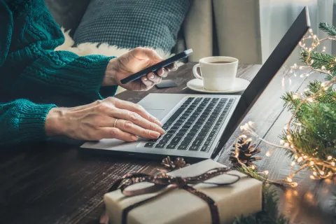 Seasonal Networking Success: Why Connecting During the Holidays Pays Off